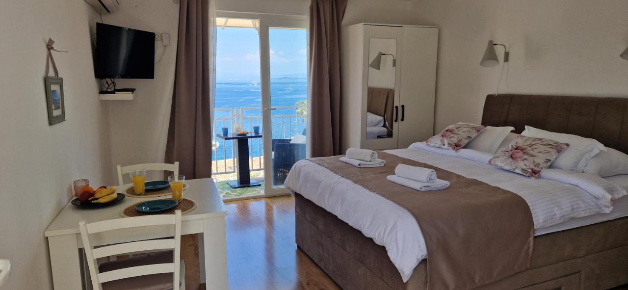 Apartmani Luan Vis Luaran gambar