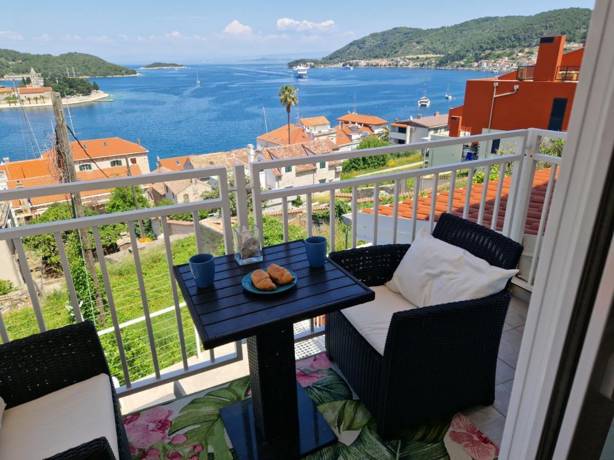 Apartmani Luan Vis Luaran gambar