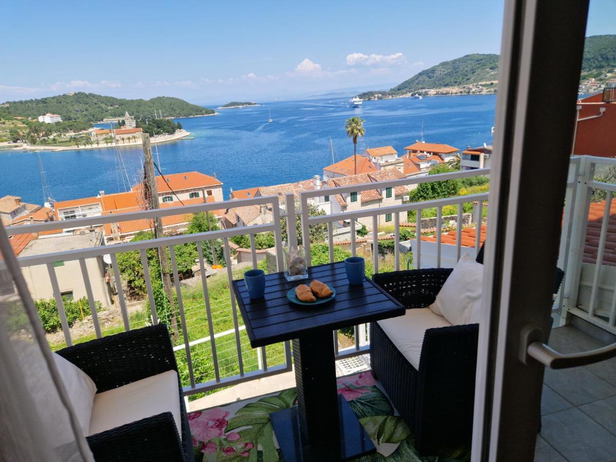 Apartmani Luan Vis Luaran gambar