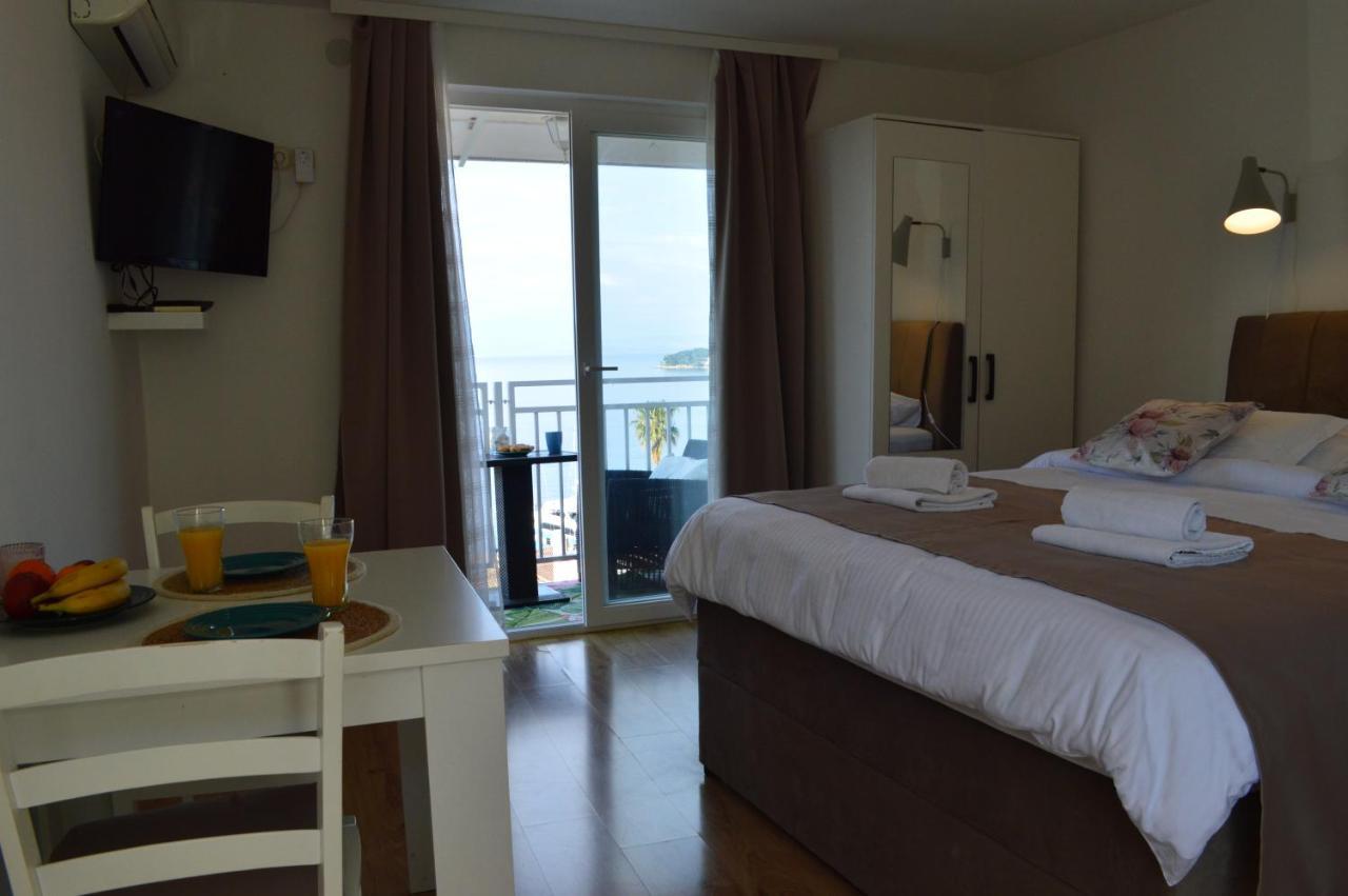 Apartmani Luan Vis Luaran gambar