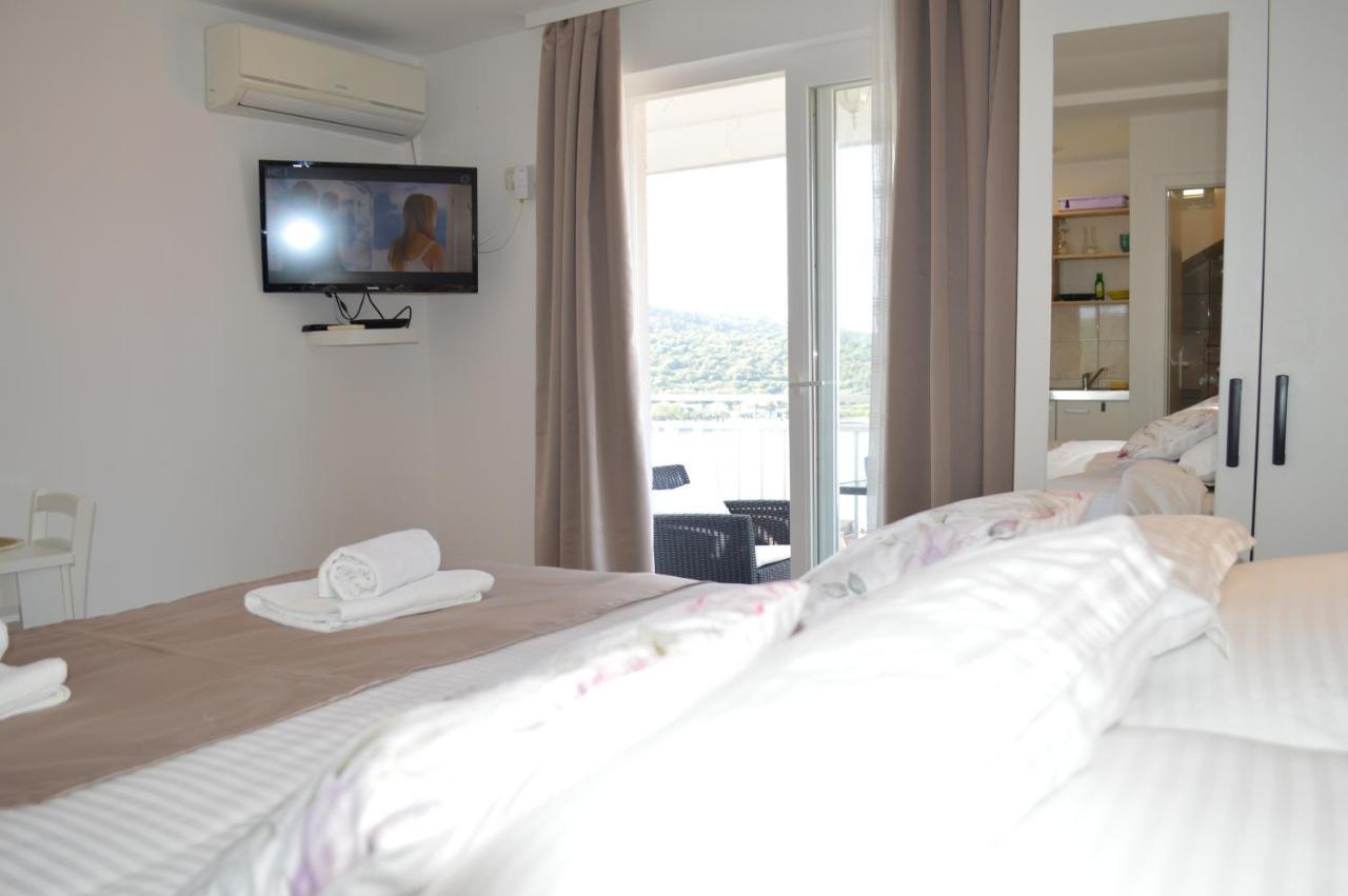 Apartmani Luan Vis Luaran gambar