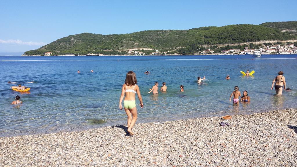 Apartmani Luan Vis Luaran gambar
