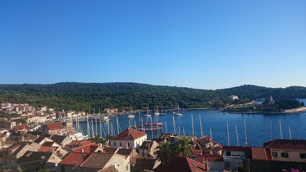 Apartmani Luan Vis Luaran gambar