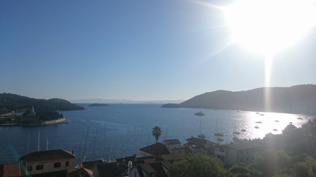 Apartmani Luan Vis Luaran gambar