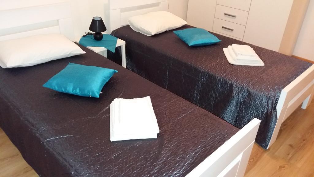 Apartmani Luan Vis Luaran gambar