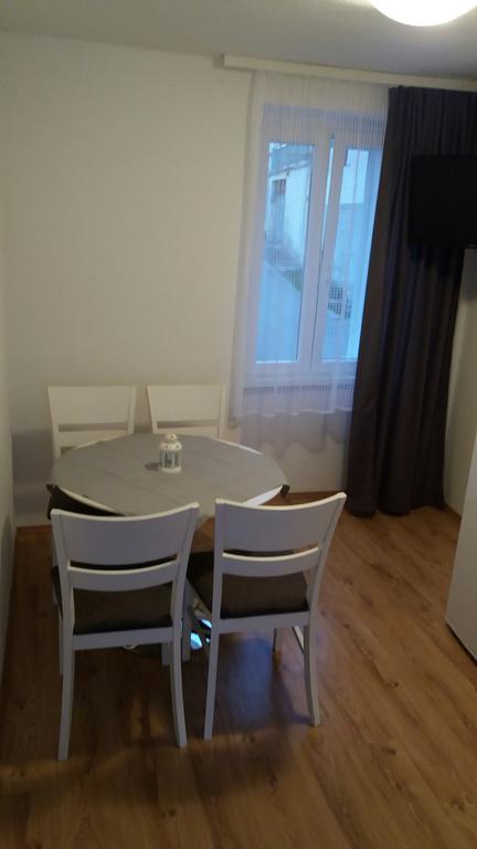 Apartmani Luan Vis Luaran gambar